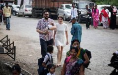 Ӣ����Զ��ӡ�������У�ȴ�����뺢���ž�' /></a></div>
<div class=